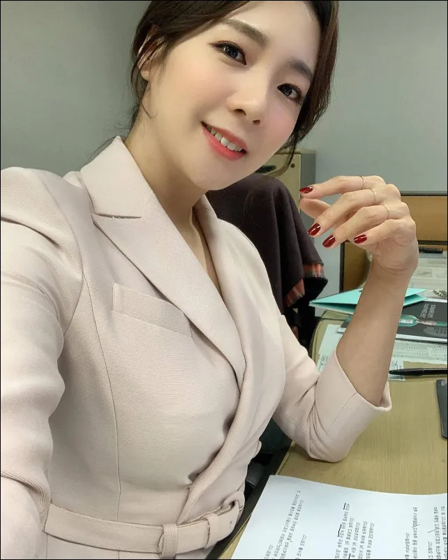 이담-아나운서-작가