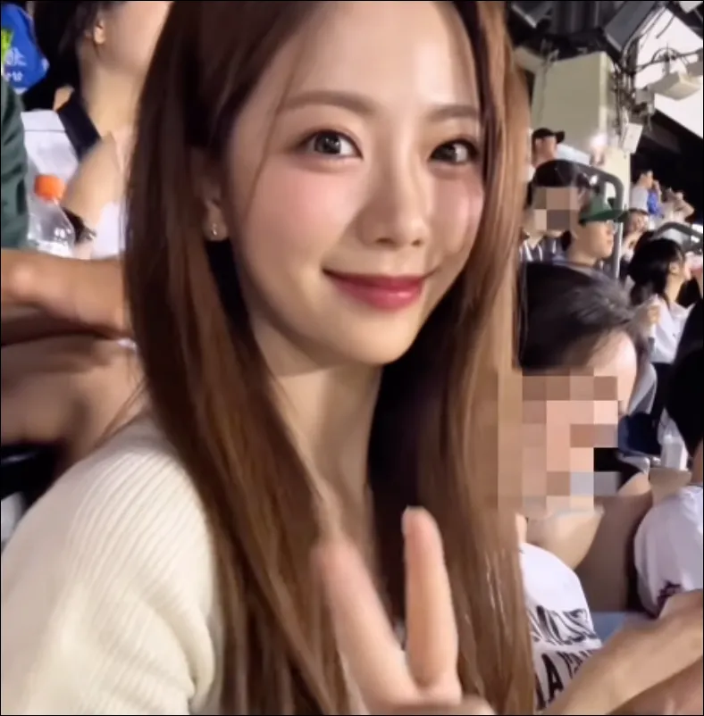 장서현-아나운서-야구장
